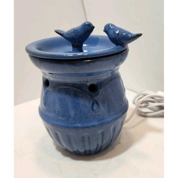 Ceramic Blue with Bird Bath and Birds Wax Melts Aromatherpy Warmer - Picture 1 of 13